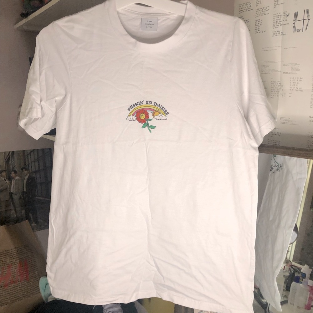T shirt , size M